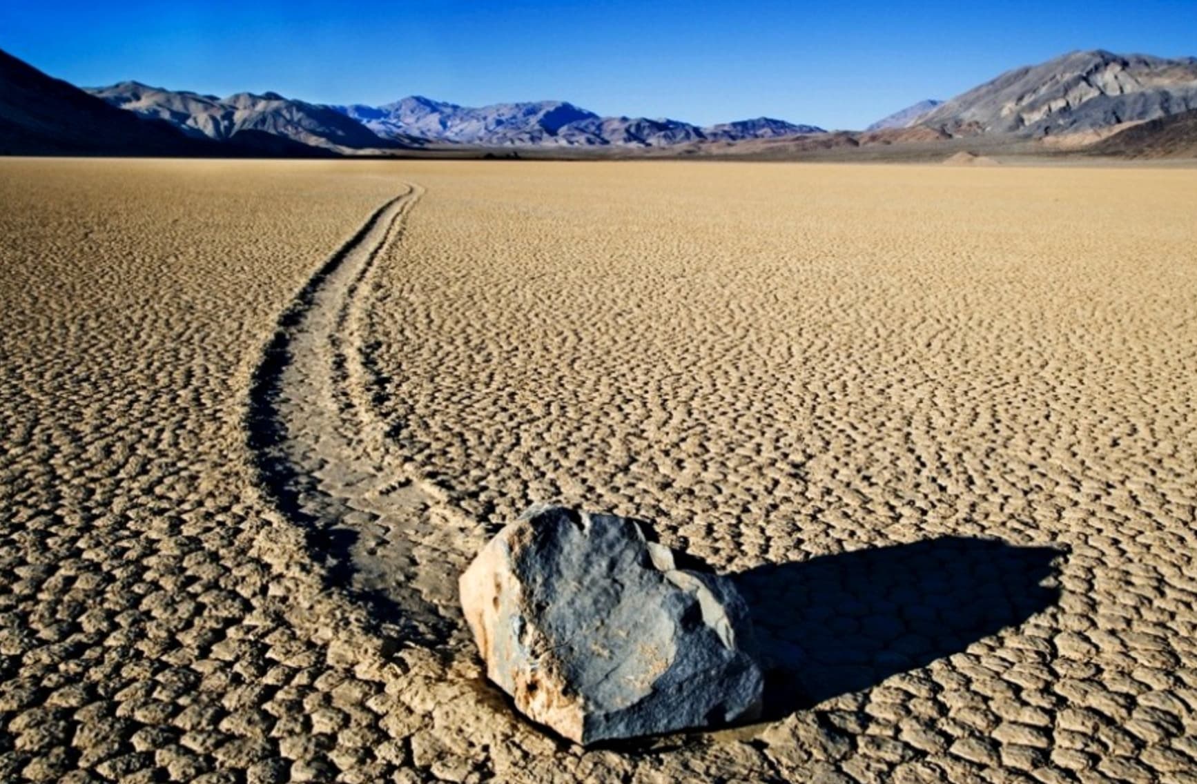 sailing stones death valley